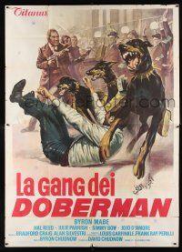 1f059 DOBERMAN GANG Italian 2p '73 best different art of criminals with killer dogs robbing bank!