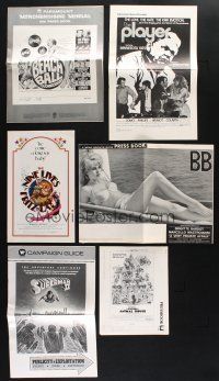 1h101 LOT OF 13 UNCUT PRESSBOOKS & 1 CUT PRESSBOOK '60s-80s a variety of great advertising images!