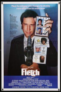 1k258 FLETCH advance 1sh '85 Michael Ritchie, wacky detective Chevy Chase has gun pulled on him!