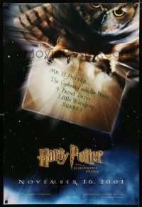 1k337 HARRY POTTER & THE PHILOSOPHER'S STONE teaser DS 1sh '01 Hedwig the owl carrying THE letter!