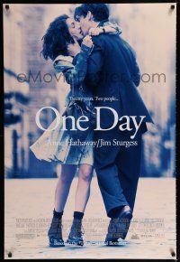1k544 ONE DAY DS 1sh '11 Anne Hathaway, Jim Sturgess, romantic image!