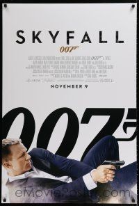 1k688 SKYFALL advance DS 1sh '12 cool c/u of Daniel Craig as James Bond on back shooting gun!