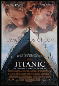 1k770 TITANIC style A int'l DS 1sh '97 great romantic image of Leonardo DiCaprio & Kate Winslet!