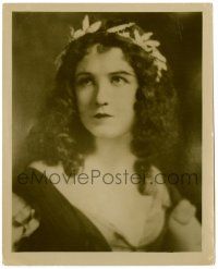 1m287 DOROTHY GISH deluxe 8x10 still '24 in 15th century costume, about to star in Romola!
