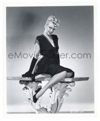 1m574 LESLIE BROOKS 8.25x10 still '47 sexy seated portrait from Corpse Came C.O.D. by Ned Scott!
