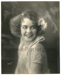 1m940 UNKNOWN ACTRESS deluxe 7.75x9.75 still '20s great head & shoulders smiling c/u by Boussum!