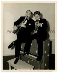 1m868 STRIKE UP THE BAND 8x10.25 still '40 Mickey Rooney playing saxophone with Paul Whiteman!
