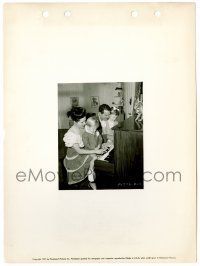 1m869 SUDDENLY IT'S SPRING candid 8x11 key book still '46 Fred MacMurray with his wife & children!