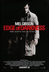 1z253 EDGE OF DARKNESS advance DS 1sh '10 Mel Gibson, some secrets take us to the edge!