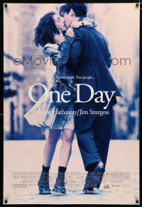 1z589 ONE DAY DS 1sh '11 Anne Hathaway, Jim Sturgess, romantic image!