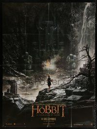 2b404 HOBBIT: THE DESOLATION OF SMAUG teaser French 1p '13 cool image of Bilbo outside Erebor!