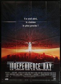 2b412 INDEPENDENCE DAY French 1p '96 great image of enormous alien ship over New York City!