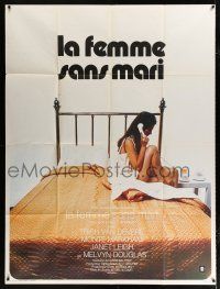 2b487 ONE IS A LONELY NUMBER French 1p '72 sexy Trish Van Devere in nightie in bed alone!