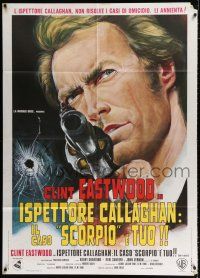 2b040 DIRTY HARRY Italian 1p '72 different art of Clint Eastwood pointing gun, Don Siegel