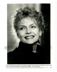2d112 AGE OF INNOCENCE 8x10 still #14 '93 Scorsese, great smiling close up of Michelle Pfeiffer!
