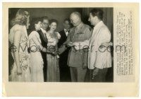 2d157 BARBARA STANWYCK/DWIGHT D. EISENHOWER 8.25x12 news photo '45 Ike meets her in London!