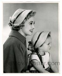 2d510 JANE POWELL deluxe 8x10 still '56 with her 3 year-old daughter Sissie by John Engstead!