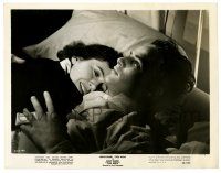 2d644 MEN 8x10.25 still '50 paralyzed worried Marlon Brando in debut in bed with Teresa Wright!