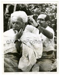 2d686 OLD MAN & THE SEA 7.25x9 news photo '56 bearded Spencer Tracy gets a haircut on the set!