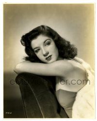 2d723 PEGGY RYAN 7.75x9.5 still '40s the sexy starlet in skimpy outfit & wrapped in fur!