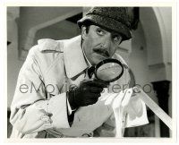 2d767 RETURN OF THE PINK PANTHER 8.25x10 still '75 best c/u of Peter Sellers w/ magnifying glass!