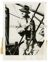 2d841 SPENCER TRACY 6x8.25 news photo '34 tough guy actor arriving Hawaii wearing leis!