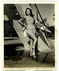 2d624 MARIA MONTEZ 8.25x10 still '43 modeling a sexy swimsuit while making Arabian Nights!