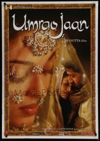 2e017 UMRAO JAAN Indian '06 close- up of Aishwarya Rai Bachchan in the title role!