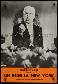 2e058 KING IN NEW YORK Romanian '57 cool image of Charlie Chaplin w/raised fist!