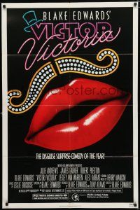 2h956 VICTOR VICTORIA 1sh '82 Julie Andrews, Blake Edwards, cool lips & mustache art by John Alvin