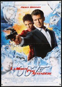 2j162 DIE ANOTHER DAY Italian 1p '02 Pierce Brosnan as James Bond & sexy Halle Berry as Jinx!