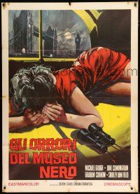 2j213 HORRORS OF THE BLACK MUSEUM Italian 1p R71 different art of woman covering her bleeding face!