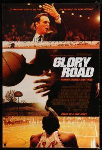 2m298 GLORY ROAD DS 1sh '06 Josh Lucas, Derek Luke, cool basketball image!