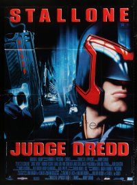 2p706 JUDGE DREDD French 1p '95 in the future, Sylverster Stallone is the law, great close image!