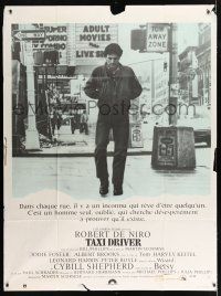 2p937 TAXI DRIVER French 1p '76 classic image of Robert De Niro walking on street,Martin Scorsese!