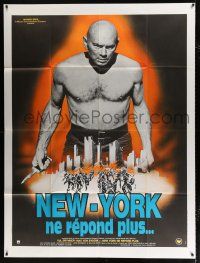 2p964 ULTIMATE WARRIOR French 1p '76 Yul Brynner looming over New York City, different Marty art!