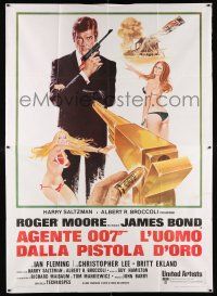 2p073 MAN WITH THE GOLDEN GUN Italian 2p R70s art of Roger Moore as James Bond by Robert McGinnis!