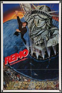 2t717 REMO WILLIAMS THE ADVENTURE BEGINS 1sh '85 Fred Ward clings to the Statue of Liberty!