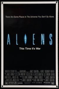 2y136 ALIENS 1sh '86 James Cameron, there are some places in the universe you don't go alone!