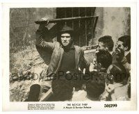 2z125 BICYCLE THIEF 8x10 still '49 Lamberto Maggiorani has his bike stolen & is caught stealing