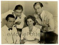 2z195 CASABLANCA candid 7.5x9.5 still '42 Humphrey Bogart, Ingrid Bergman, Claude Rains & Henreid!