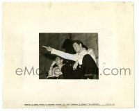 2z212 CITIZEN KANE candid 8.25x10 still '41 young Orson Welles directing on the set!