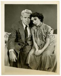 2z329 FATHER OF THE BRIDE 8x10.25 still '50 c/u of dad Spencer Tracy comforting Elizabeth Taylor!