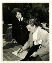 2z486 JAMES CAGNEY 8x10 news photo '42 buying $25,000 war bond at Yankee Doodle Dandy premiere!