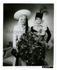 2z654 MYRA BRECKINRIDGE 8x10.25 still '70 portrait of sexy Raquel Welch & Mae West with roses!