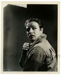 2z689 ON THE WATERFRONT 8.25x10 still '54 classic image of Marlon Brando used on one-sheet!
