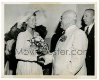 2z755 RITA HAYWORTH 7.25x9 news photo '49 being congratulated by her father-in-law Aga Khan!