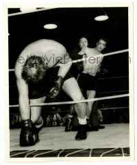2z824 SOMEBODY UP THERE LIKES ME deluxe 8x10 still '56 Paul Newman as boxing champ Rocky Graziano!