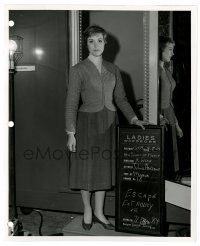 2z830 SOUND OF MUSIC wardrobe test 8x10 key book still '65 Julie Andrews in outfit by dressing room