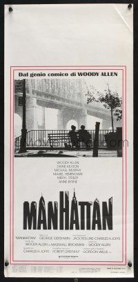 3a616 MANHATTAN Italian locandina '79 classic image of Woody Allen & Diane Keaton by bridge!